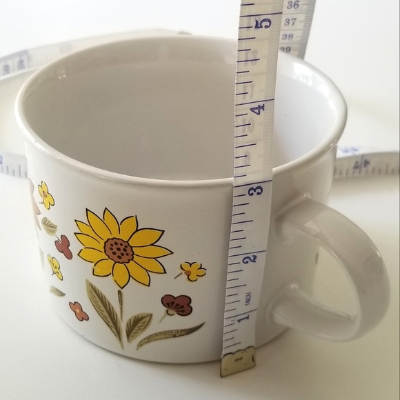 Vintage Floral Mug From 1982 - Picture 4 of 5